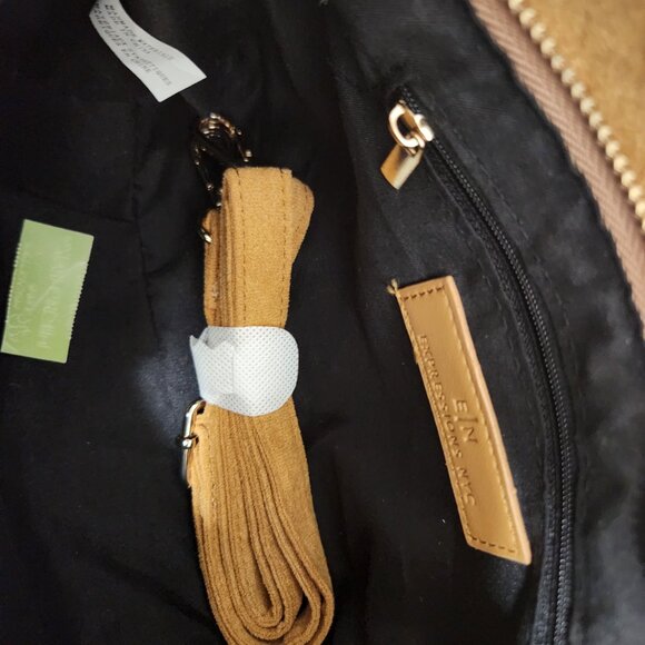 FALL SALE!! Shoulder or crossbody - Picture 6 of 6